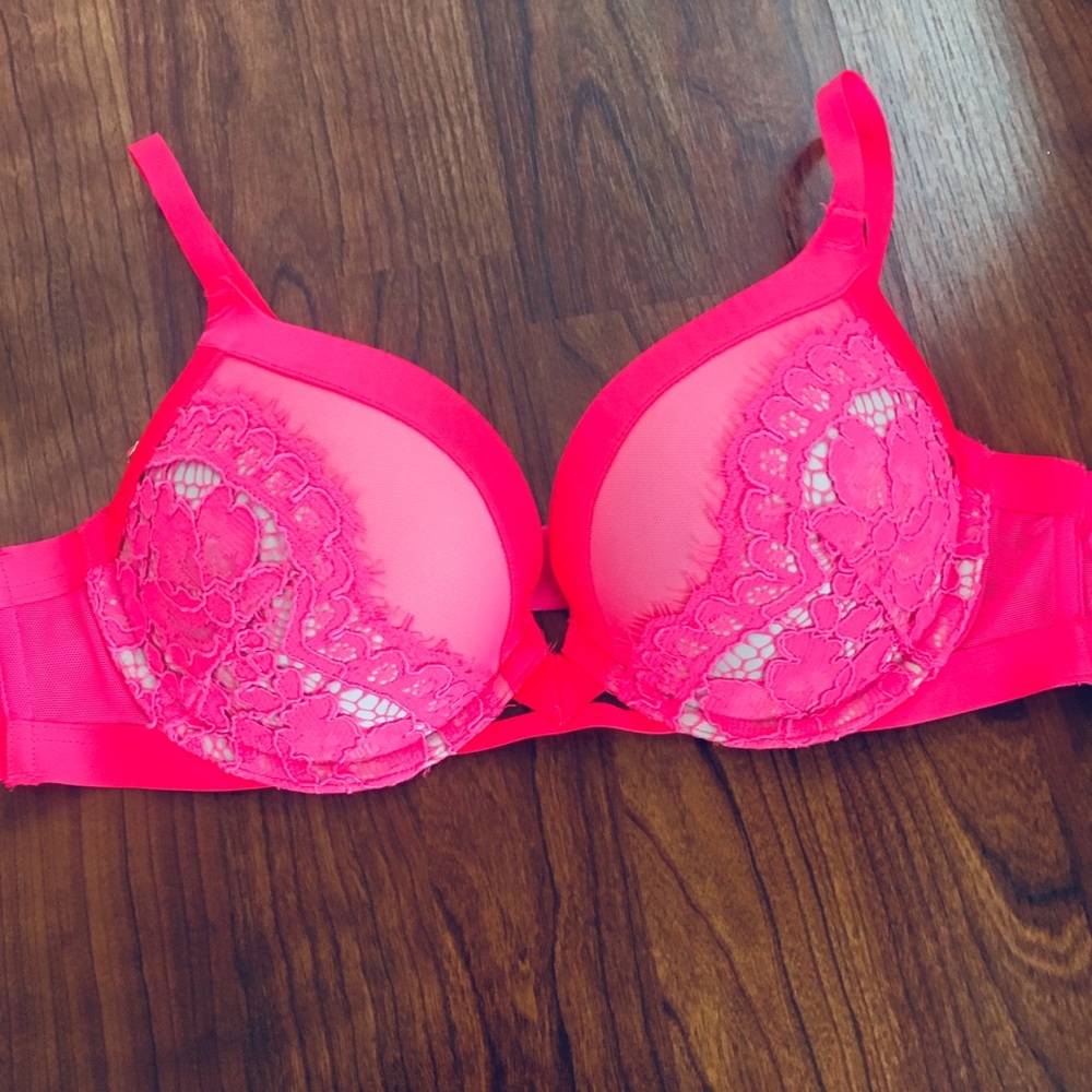 ✨Victoria Secret Neon Pink Very Sexy Bra✨
